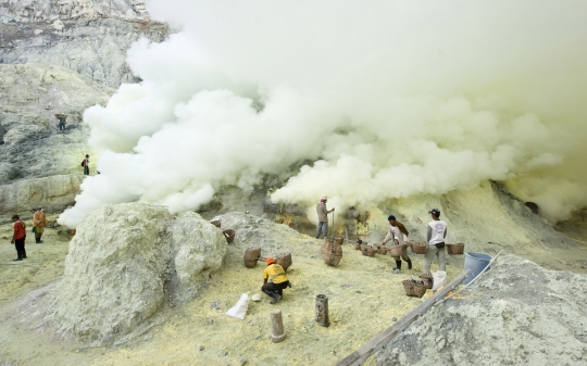 20100316 4658 540x337 - The breathtaking Ijen crater