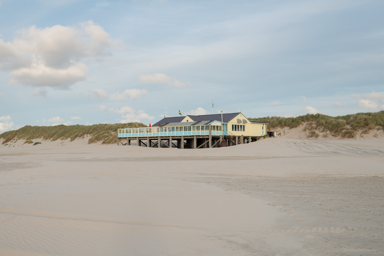 Ongebruikt Heartbreak Hotel Terschelling is a great 50's themed beach restaurant QW-63
