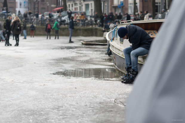 20180303 3585 620x413 - Ice Skating on the Amsterdam Canals