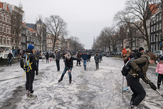 20180303 3600 620x413 - Ice Skating on the Amsterdam Canals